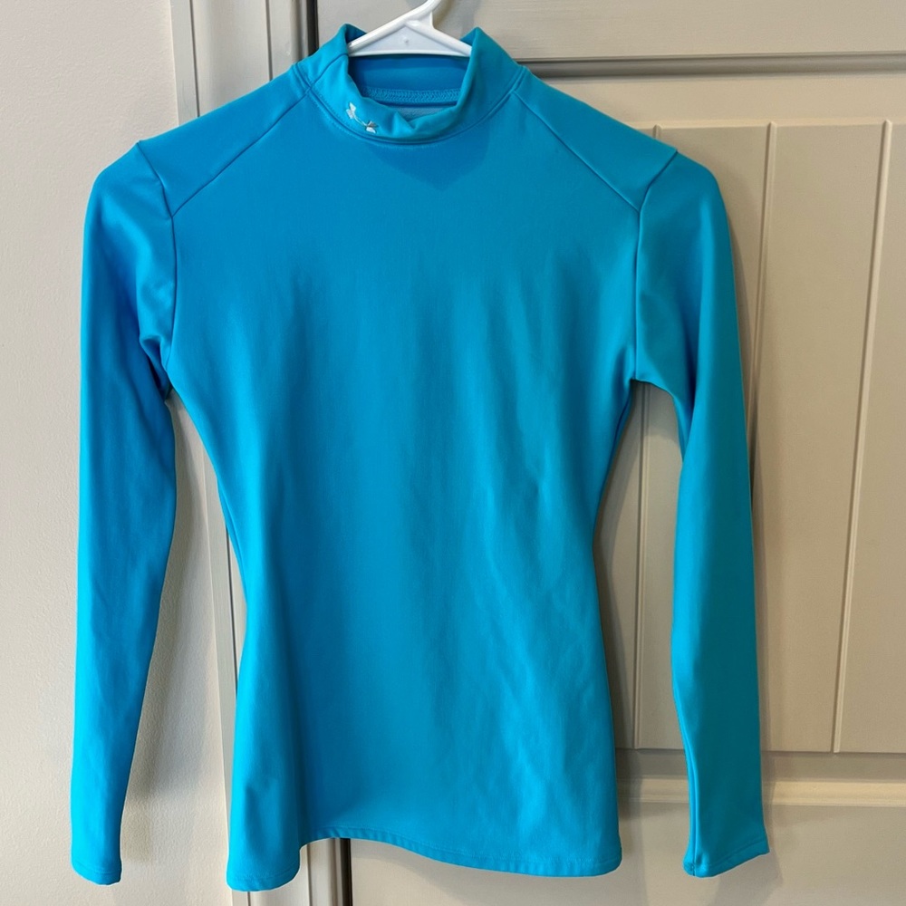 EUC Under Armour Women’s Size Small Mock Turtleneck